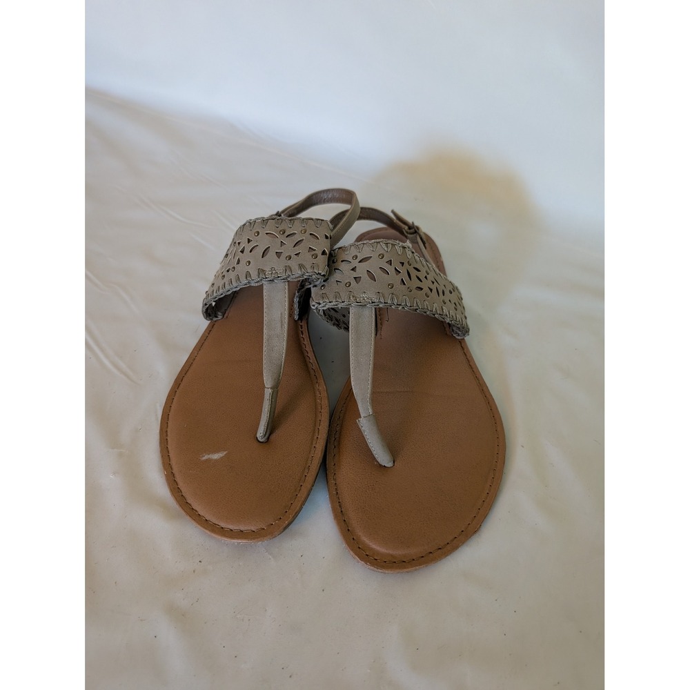 Madeline Girl Womens Taupe Laser Cut Studded Ankle Strap Thong Sandals Size 10M - Picture 2 of 3